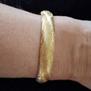 SOLD!!! NO LONGER AVAILABLE!!!  VINTAGE~14K~YELLOW GOLD~BANGLE BRACELET~EUC